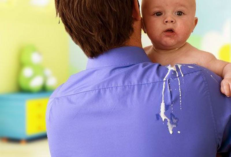 Quand faut-il s’inquiéter des vomissements de votre bébé ?