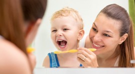 Les dents de bébé : Conseils pour en prendre soin par tranche d’âge