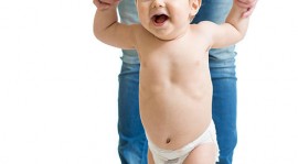 Comment encourager votre bébé à faire ses premiers pas