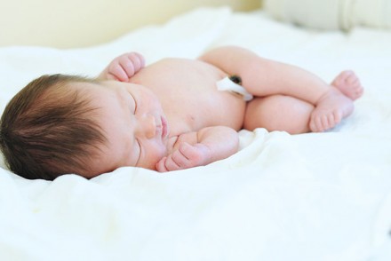 Comment soigner ce qui reste du cordon ombilical de bébé ?