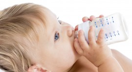 Bien choisir le biberon de son bébé