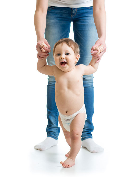 Comment encourager votre bébé à faire ses premiers pas