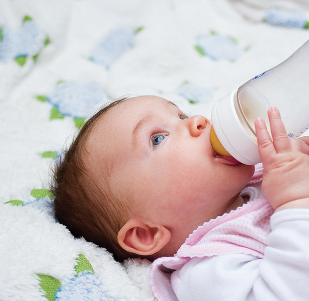 Tout savoir sur l’hydratation de bébé